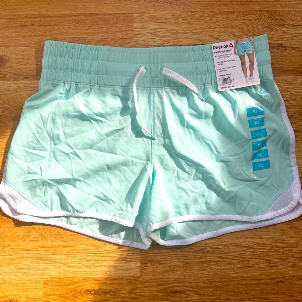 NWT Reebok Mint Green Stretch Woven Short